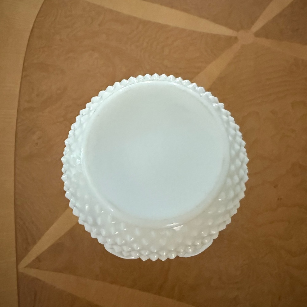 Fenton Hobnail bowl /vase white milk glass. - Picture 7 of 10